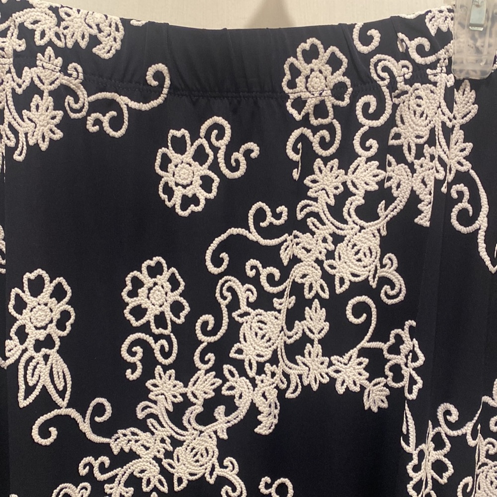 Ladies skirt